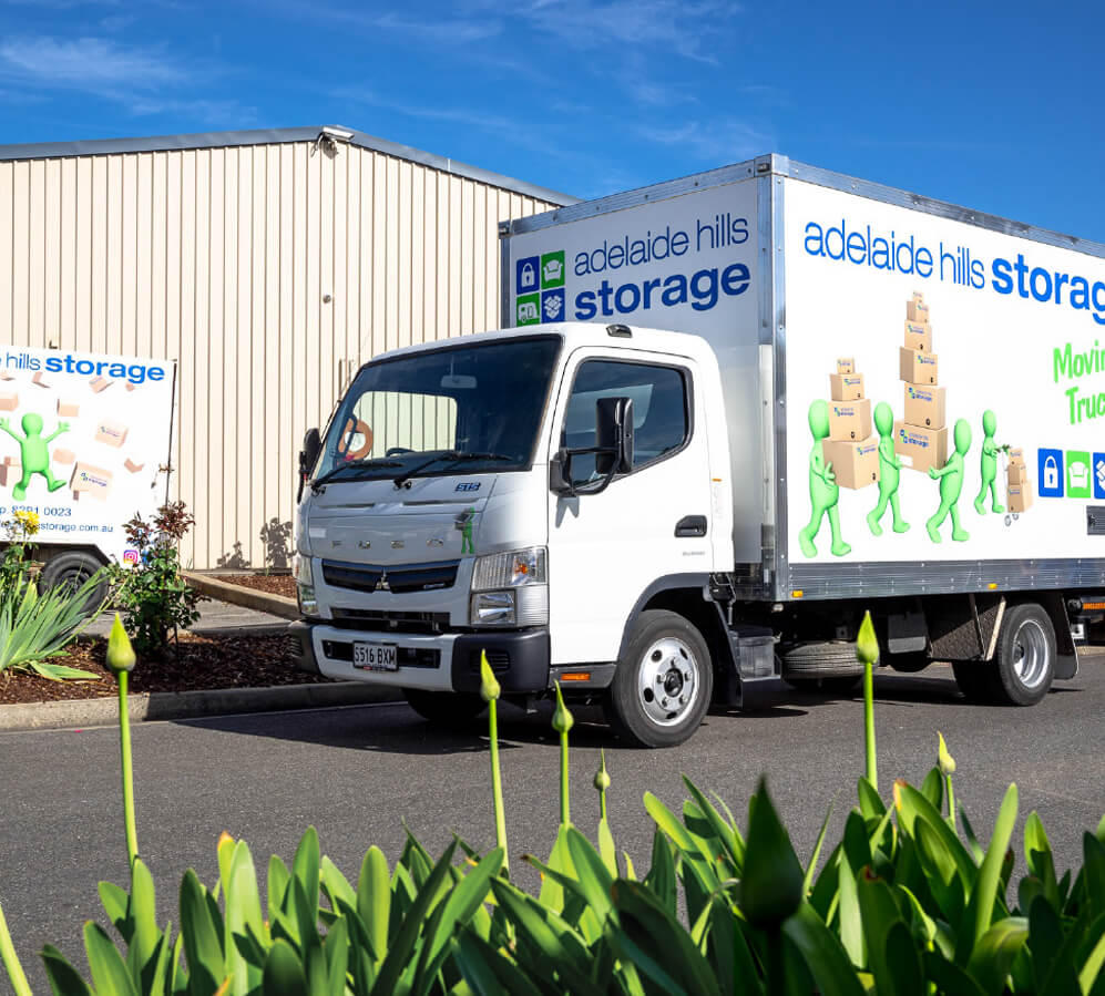 Removal truck and trailer