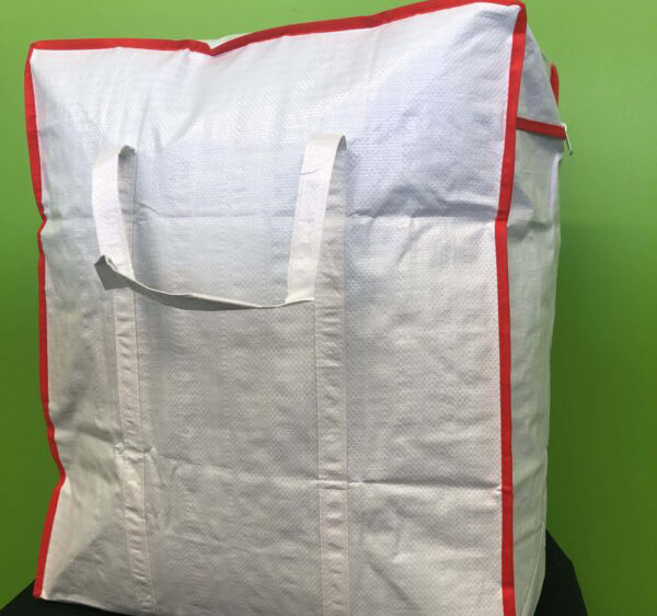 One size fits all polywoven zipper carry bag